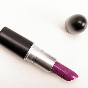 LE MAC x Rihanna riri boy lipstick